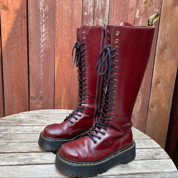 Dr. Martens Shoes - Dr Martens BRITAIN 20 Eye Platform Oxblood Boots